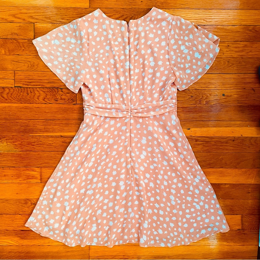 Madewell Ruched-Waist Flutter Sleeve Mini Dress in Star Shower Pale Peach Size 2 - Picture 5 of 14